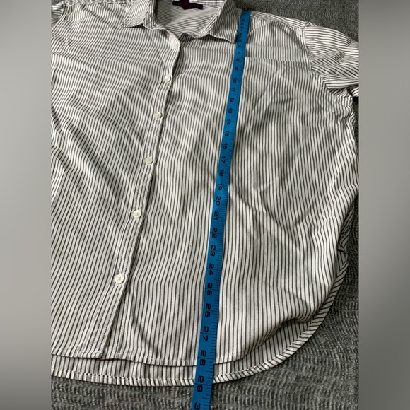 3/$20 Gloria Vanderbilt Button Up Collar
Roll Tab Long Sleeve Shirt Size XL - Picture 11 of 15
